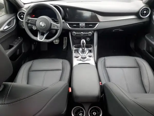 ZARFAMBN4R7684973 2024 ALFA ROMEO GIULIA - Image 8