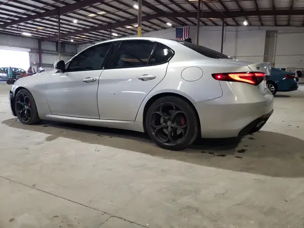 ZARFAMBN5K7603002 2019 ALFA ROMEO GIULIA - Image 2