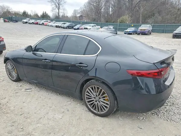 ZARFAMBN5K7603324 2019 ALFA ROMEO GIULIA - Image 2