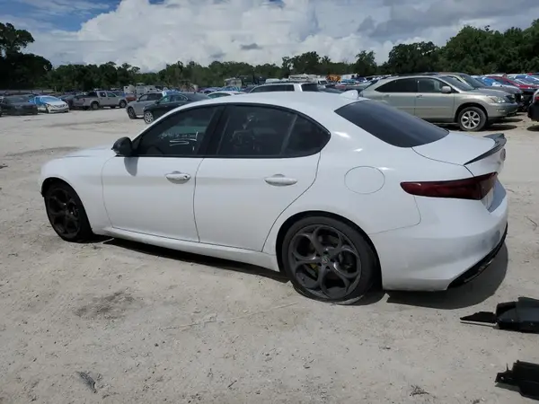 ZARFAMBN5K7606174 2019 ALFA ROMEO GIULIA - Image 2