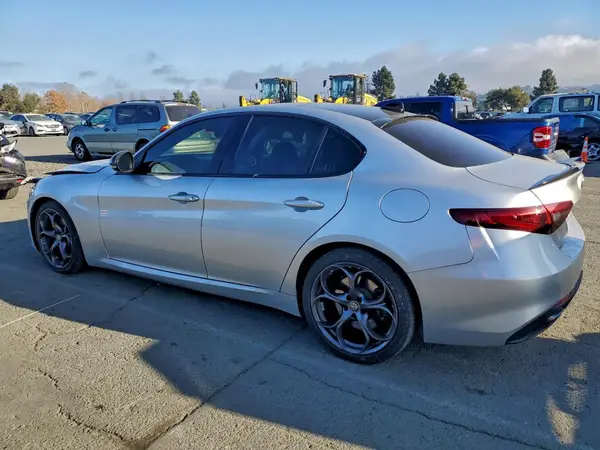 ZARFAMBN5K7610175 2019 ALFA ROMEO GIULIA - Image 2