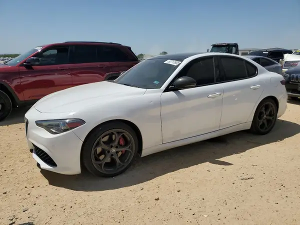 ZARFAMBN5L7626345 2020 ALFA ROMEO GIULIA - Image 1