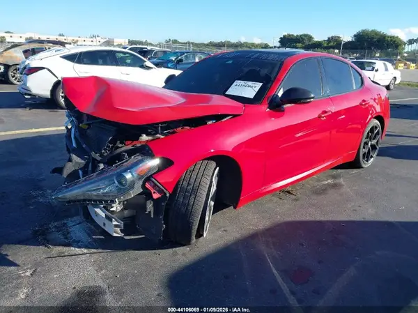 ZARFAMBN5L7635501 2020 ALFA ROMEO GIULIA - Image 2
