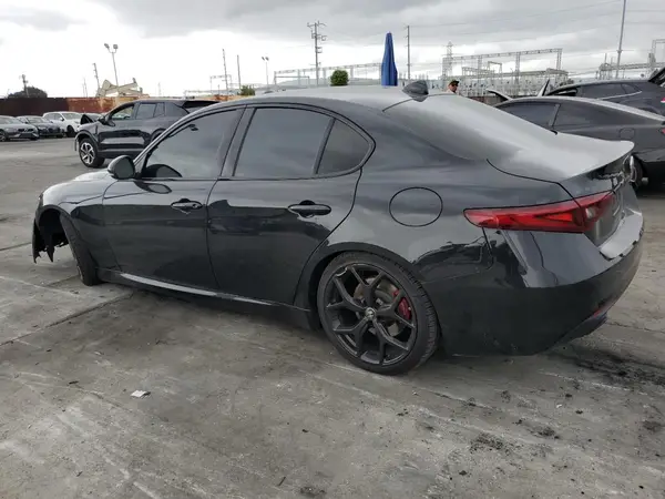 ZARFAMBN5L7635854 2020 ALFA ROMEO GIULIA - Image 2