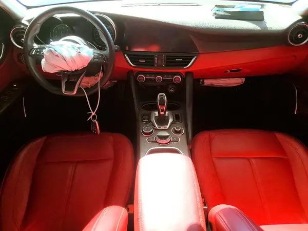 ZARFAMBN5M7647584 2021 ALFA ROMEO GIULIA - Image 8