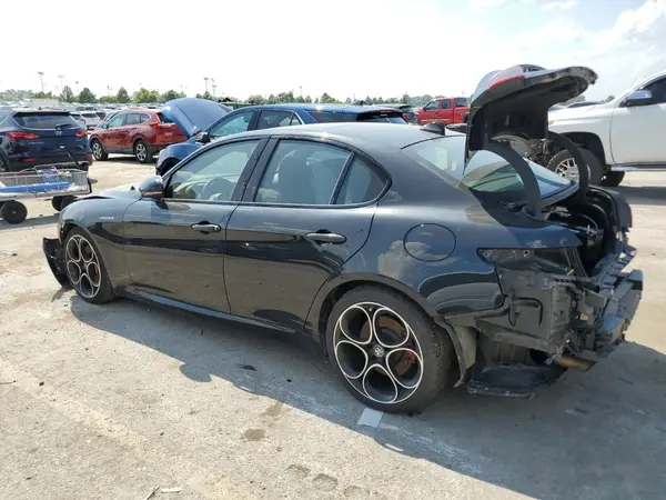ZARFAMBN5N7655654 2022 ALFA ROMEO GIULIA - Image 2
