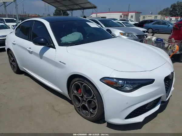 ZARFAMBN5P7669508 2023 ALFA ROMEO GIULIA - Image 1