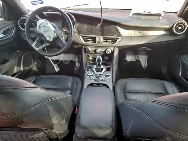 ZARFAMBN5P7671226 2023 ALFA ROMEO GIULIA - Image 8