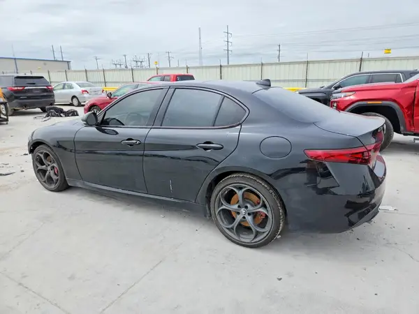 ZARFAMBN6K7600092 2019 ALFA ROMEO GIULIA - Image 2