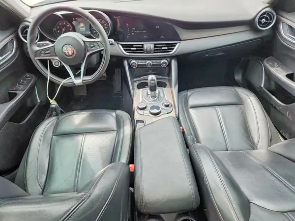 ZARFAMBN6K7600092 2019 ALFA ROMEO GIULIA - Image 8