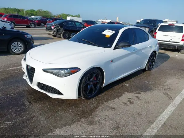 ZARFAMBN6K7601016 2019 ALFA ROMEO GIULIA - Image 2