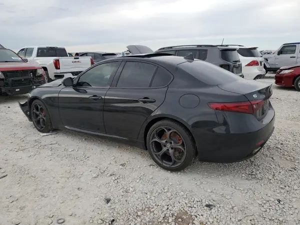 ZARFAMBN6K7601419 2019 ALFA ROMEO GIULIA - Image 2