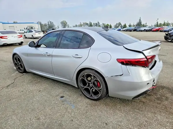 ZARFAMBN6K7605423 2019 ALFA ROMEO GIULIA - Image 2