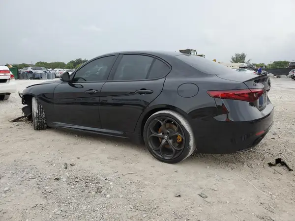 ZARFAMBN6K7609083 2019 ALFA ROMEO GIULIA - Image 2