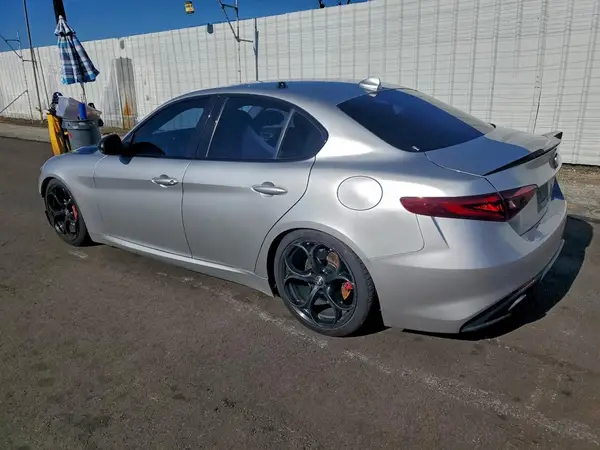 ZARFAMBN6K7611478 2019 ALFA ROMEO GIULIA - Image 2