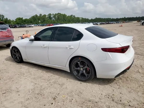 ZARFAMBN6L7634163 2020 ALFA ROMEO GIULIA - Image 2