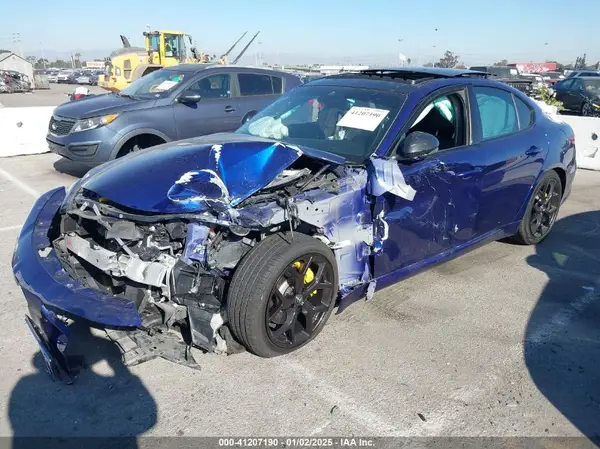 ZARFAMBN6L7638066 2020 ALFA ROMEO GIULIA - Image 2