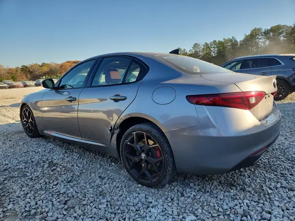 ZARFAMBN6M7644161 2021 ALFA ROMEO GIULIA - Image 2