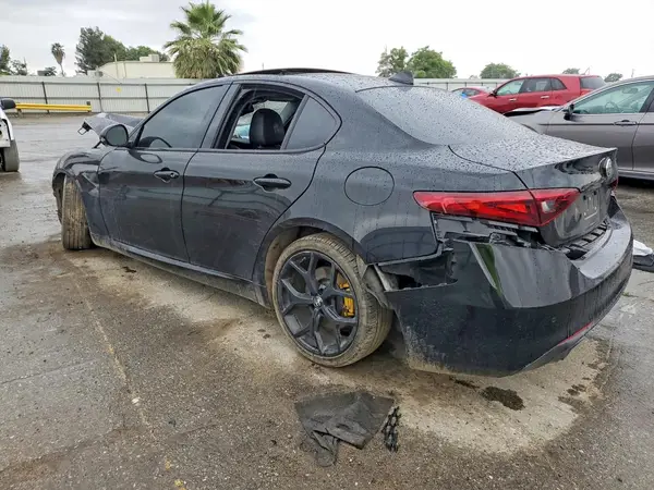 ZARFAMBN6M7646069 2021 ALFA ROMEO GIULIA - Image 2