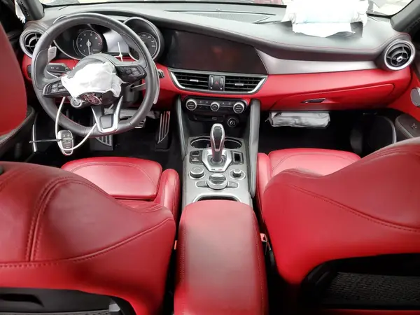 ZARFAMBN6M7649893 2021 ALFA ROMEO GIULIA - Image 8