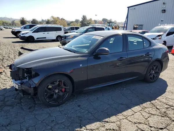 ZARFAMBN6N7662273 2022 ALFA ROMEO GIULIA