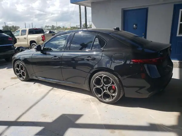 ZARFAMBN6N7664850 2022 ALFA ROMEO GIULIA - Image 2