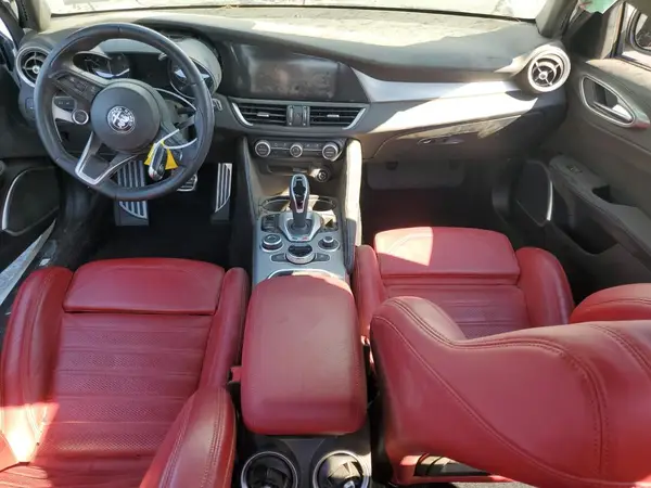 ZARFAMBN6N7666047 2022 ALFA ROMEO GIULIA - Image 8