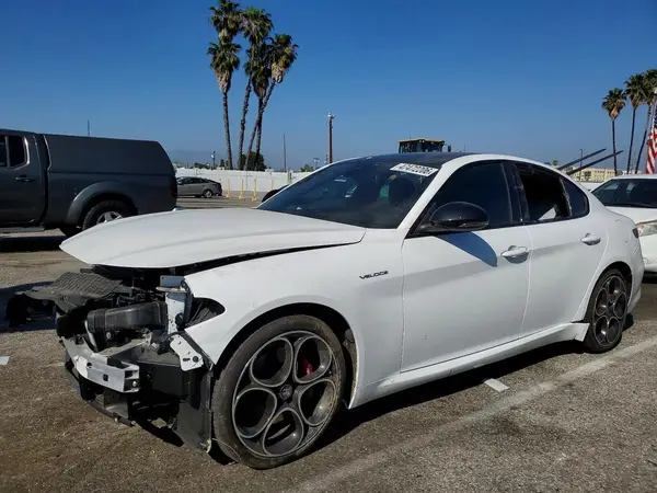 ZARFAMBN6N7666131 2022 ALFA ROMEO GIULIA - Image 1
