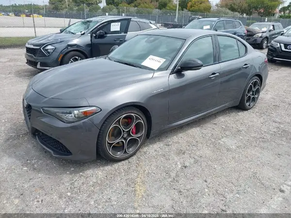 ZARFAMBN6P7666665 2023 ALFA ROMEO GIULIA - Image 2