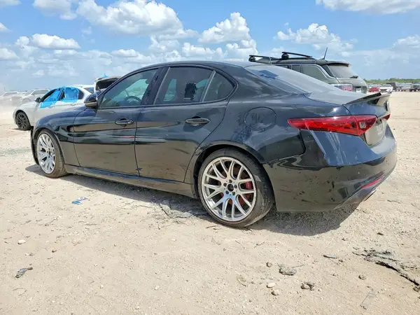 ZARFAMBN7K7600909 2019 ALFA ROMEO GIULIA - Image 2