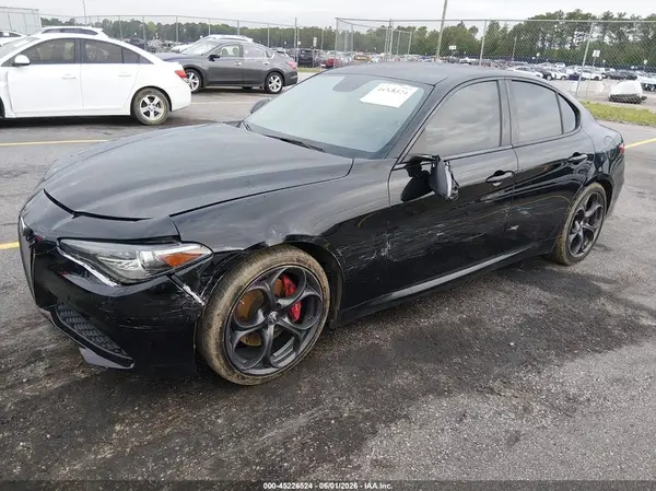 ZARFAMBN7K7601056 2019 ALFA ROMEO GIULIA - Image 2