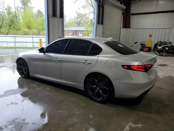 ZARFAMBN7K7602594 2019 ALFA ROMEO GIULIA - Image 2