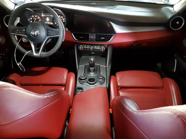 ZARFAMBN7K7606337 2019 ALFA ROMEO GIULIA - Image 8