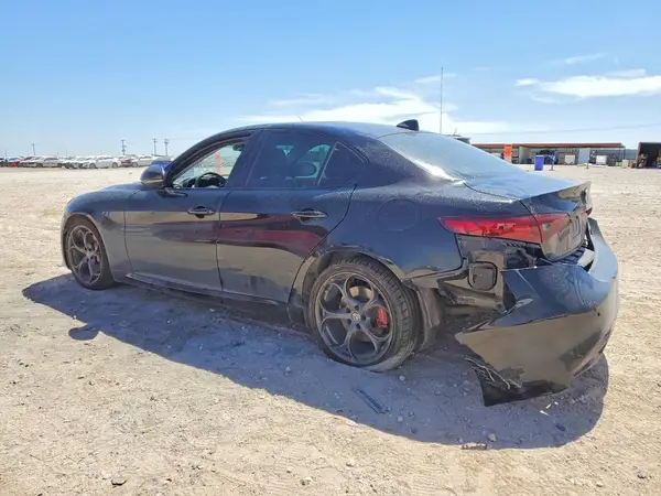 ZARFAMBN7K7609223 2019 ALFA ROMEO GIULIA - Image 2