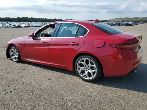 ZARFAMBN7K7622103 2019 ALFA ROMEO GIULIA - Image 2