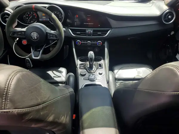 ZARFAMBN7L7624290 2020 ALFA ROMEO GIULIA - Image 8