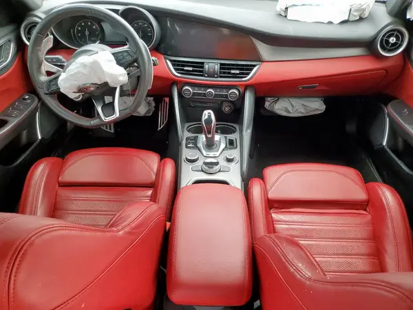 ZARFAMBN7M7643889 2021 ALFA ROMEO GIULIA - Image 8