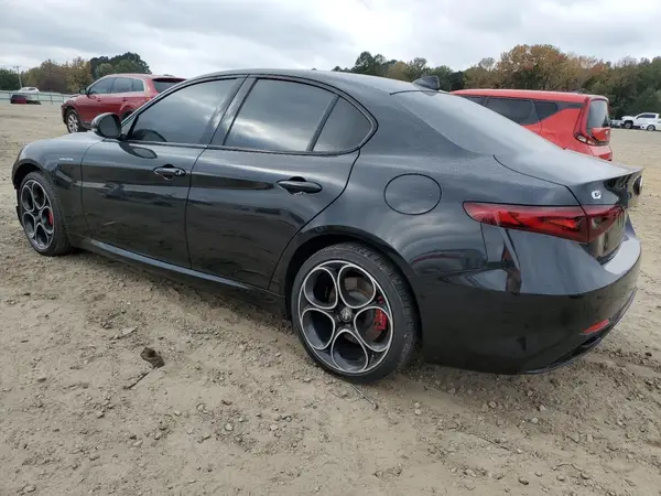 ZARFAMBN7N7653467 2022 ALFA ROMEO GIULIA - Image 2
