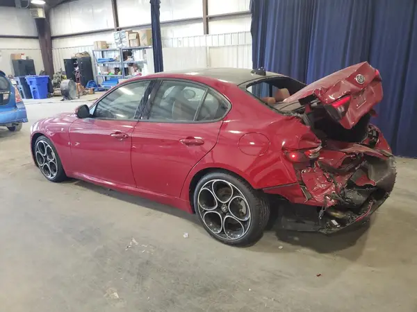 ZARFAMBN7N7655042 2022 ALFA ROMEO GIULIA - Image 2