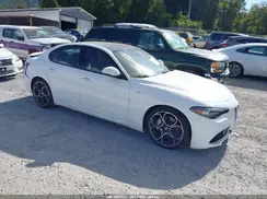 ZARFAMBN7N7661083 2022 ALFA ROMEO GIULIA