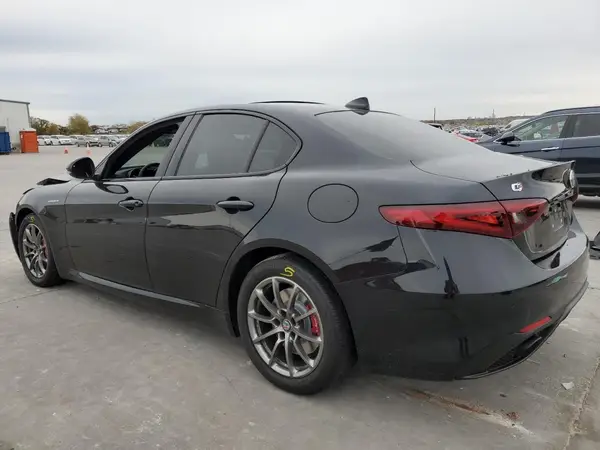 ZARFAMBN7P7669364 2023 ALFA ROMEO GIULIA - Image 2
