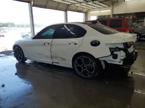 ZARFAMBN7R7678617 2024 ALFA ROMEO GIULIA - Image 2