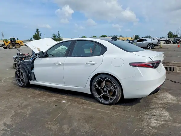ZARFAMBN7R7682182 2024 ALFA ROMEO GIULIA - Image 2