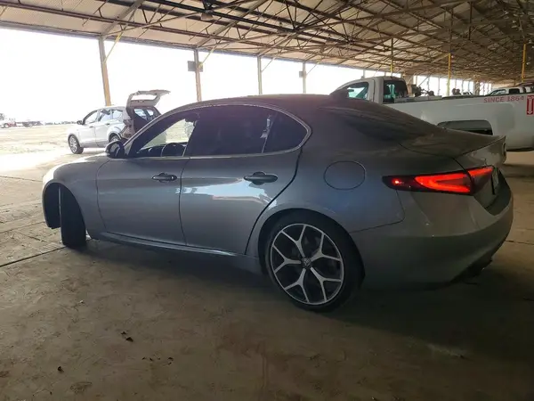 ZARFAMBN8K7598491 2019 ALFA ROMEO GIULIA - Image 2