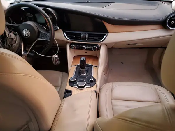 ZARFAMBN8K7601065 2019 ALFA ROMEO GIULIA - Image 8