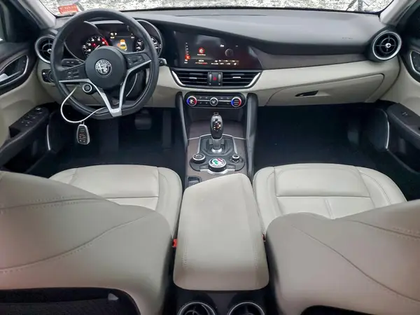 ZARFAMBN8K7601518 2019 ALFA ROMEO GIULIA - Image 8