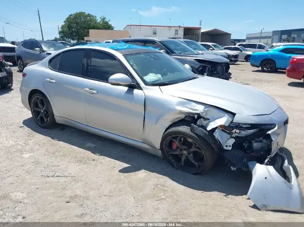 ZARFAMBN8K7605343 2019 ALFA ROMEO GIULIA - Image 1