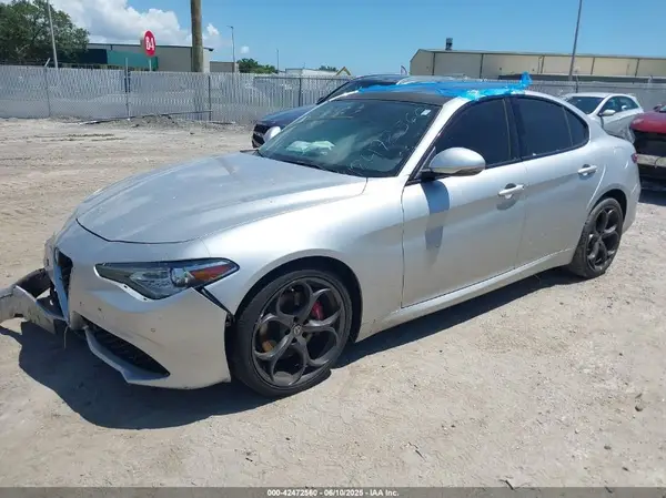 ZARFAMBN8K7605343 2019 ALFA ROMEO GIULIA - Image 2