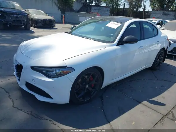 ZARFAMBN8L7634665 2020 ALFA ROMEO GIULIA - Image 2