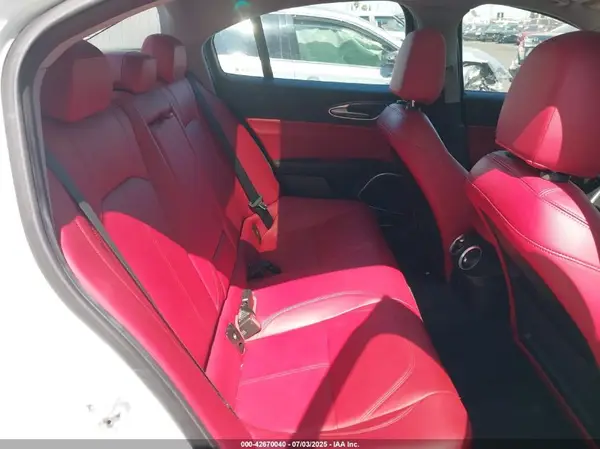 ZARFAMBN8L7634665 2020 ALFA ROMEO GIULIA - Image 8